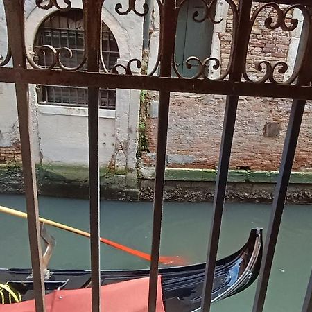 Ca Del Gambero Canal View Venedig Exterior foto