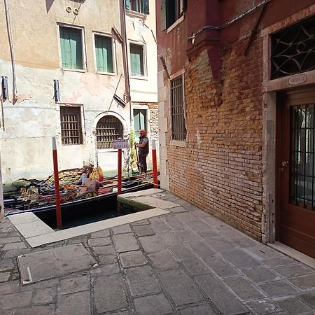 Ca Del Gambero Canal View Venedig Exterior foto