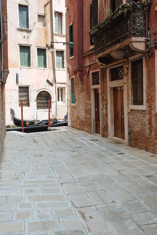Ca Del Gambero Canal View Venedig Exterior foto
