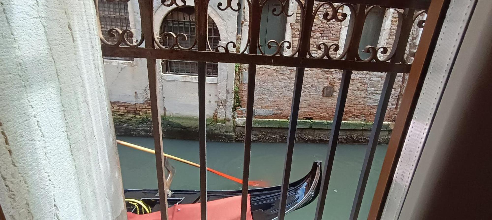 Ca Del Gambero Canal View Venedig Exterior foto